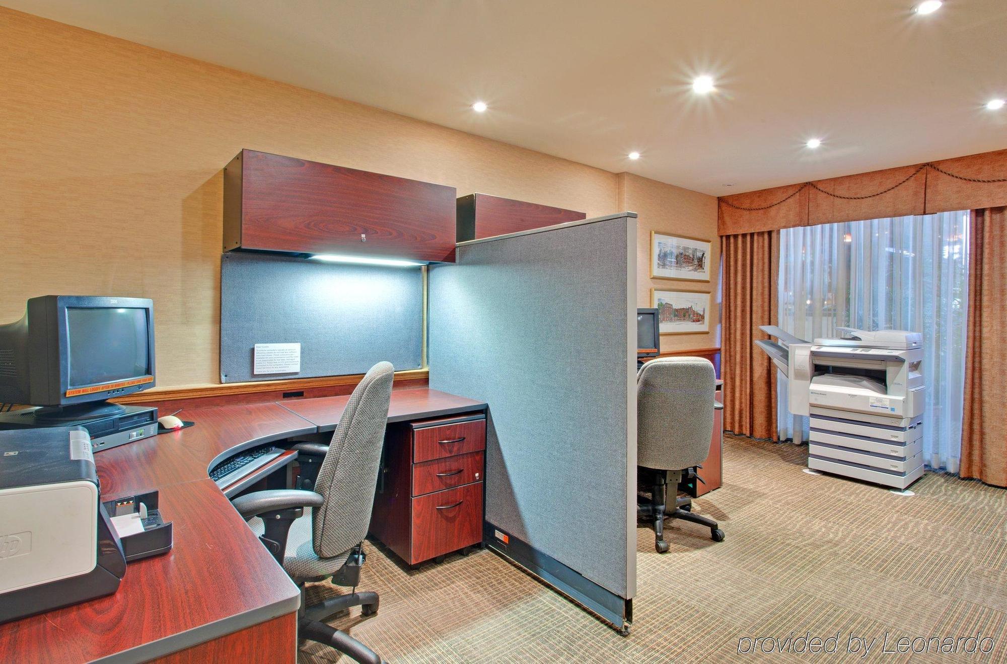 Holiday Inn Toronto - Yorkdale Зручності фото