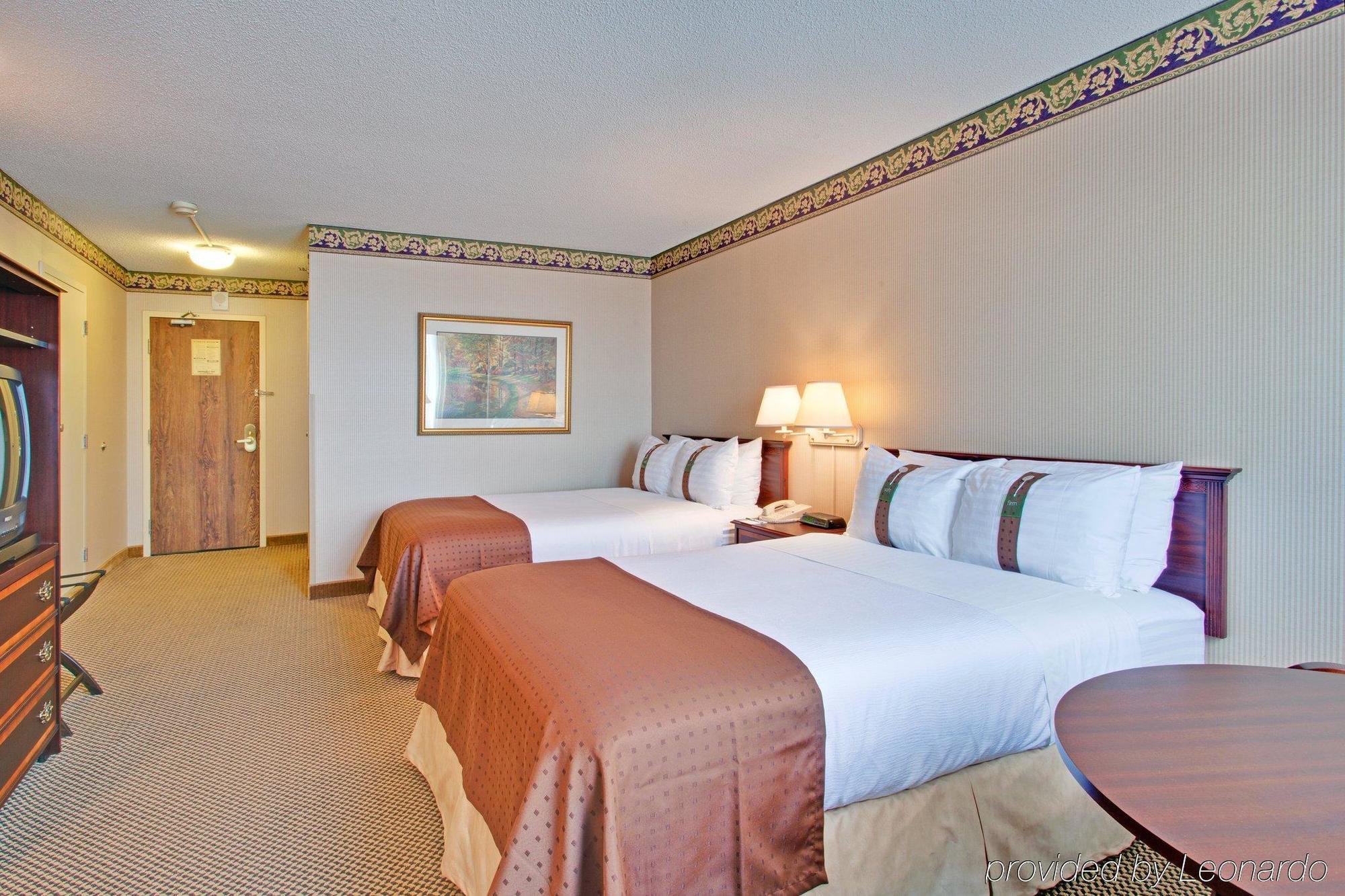 Holiday Inn Toronto - Yorkdale Номер фото