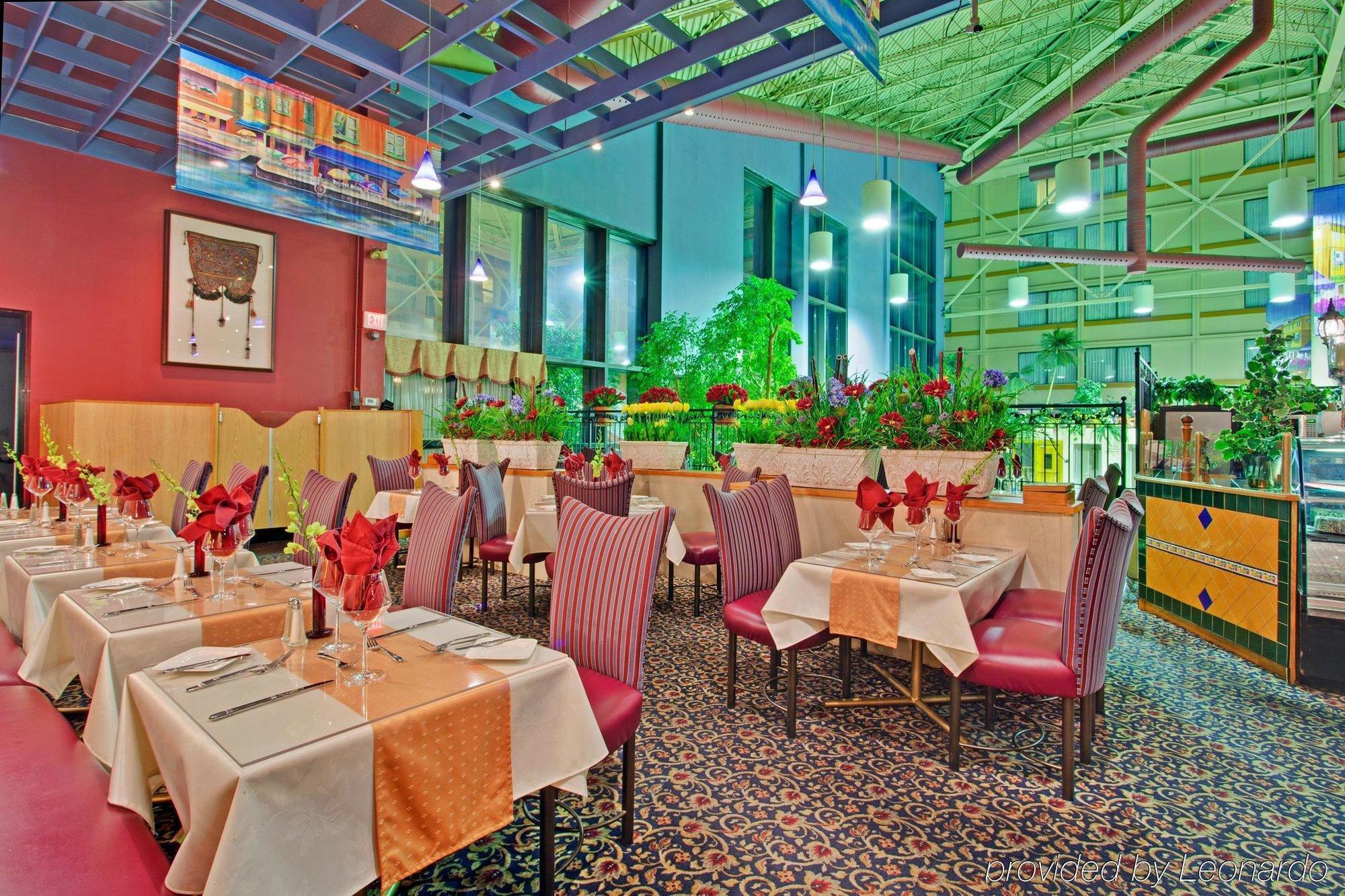 Holiday Inn Toronto - Yorkdale Екстер'єр фото