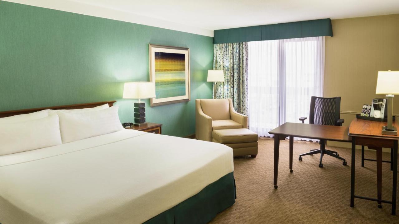 Holiday Inn Toronto - Yorkdale Екстер'єр фото