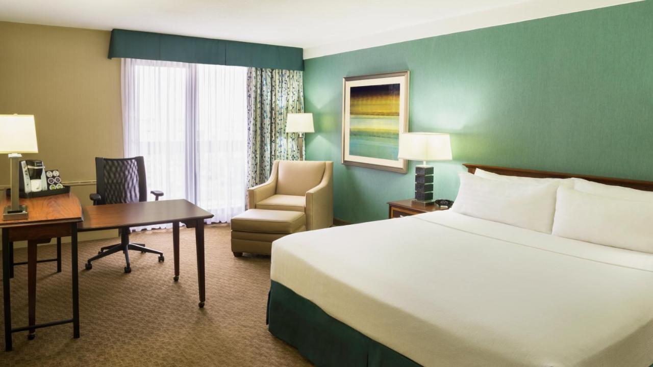 Holiday Inn Toronto - Yorkdale Екстер'єр фото