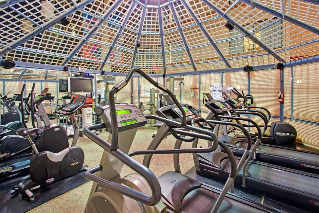 Holiday Inn Toronto - Yorkdale Екстер'єр фото